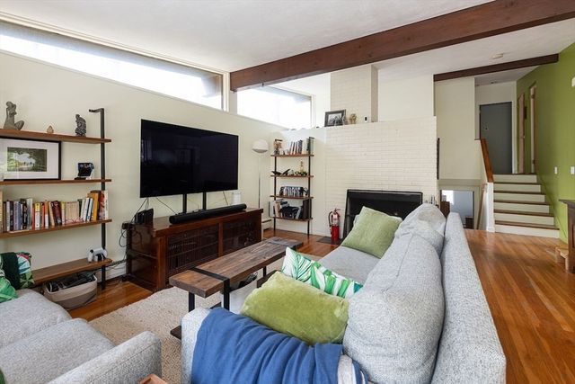 42 Peacock Farm Rd, Lexington, MA 02421