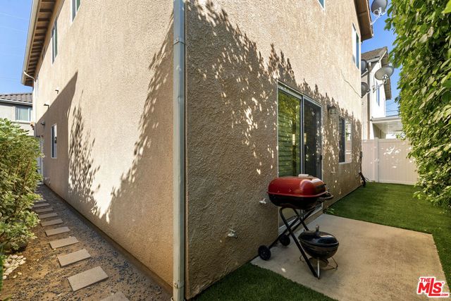 15721 Cobalt Street 102, Sylmar, CA 91342