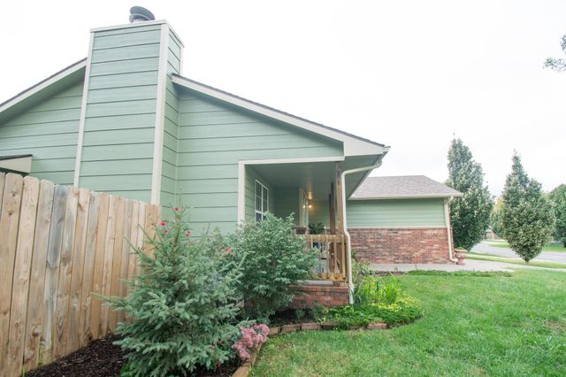 1661 N Prairie Run Circle, Mulvane, KS 67110