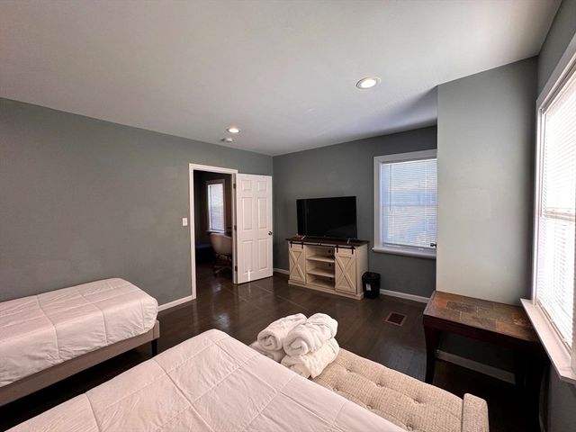 60 Cedar St. B, Waltham, MA 02453