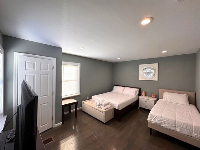 60 Cedar St. B, Waltham, MA 02453