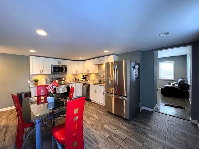 60 Cedar St. B, Waltham, MA 02453