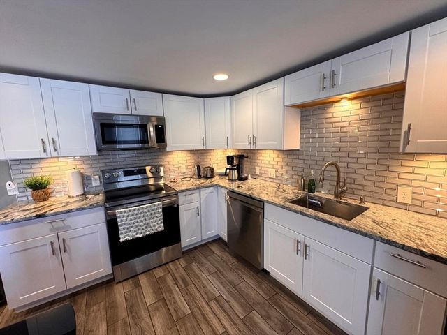 60 Cedar St. B, Waltham, MA 02453