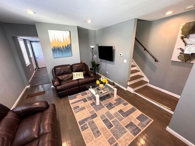 60 Cedar St. B, Waltham, MA 02453