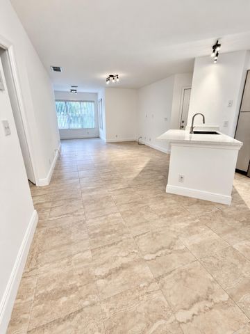 3330 PINEWALK Drive N 1616, Margate, FL 33063