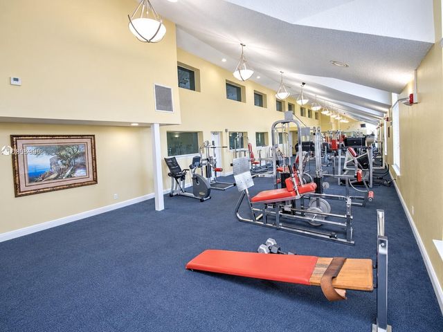 3330 PINEWALK Drive N 1616, Margate, FL 33063