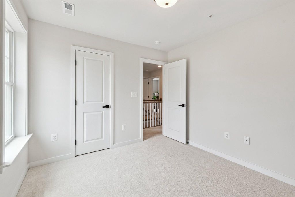 Image 14 of property listing at 1003 HENRY AVE, West River, MD 20778