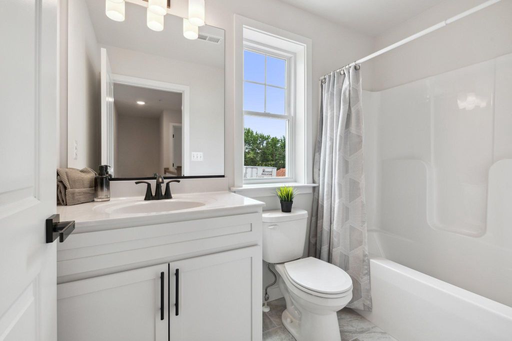 Image 15 of property listing at 1003 HENRY AVE, West River, MD 20778