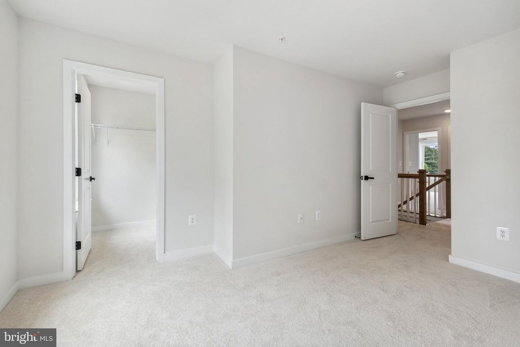 Image 17 of property listing at 1003 HENRY AVE, West River, MD 20778