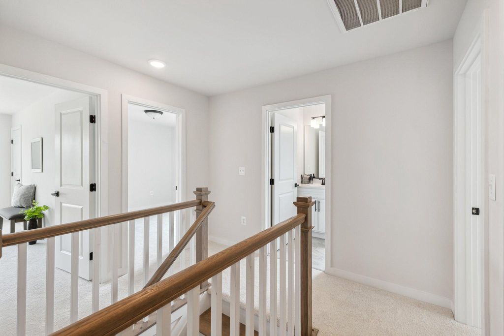 Image 7 of property listing at 1003 HENRY AVE, West River, MD 20778
