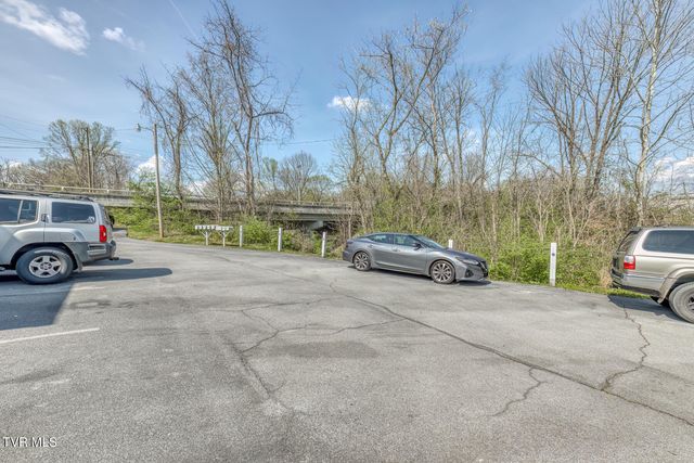 716 King Springs Road Apt 7, Johnson City, TN 37601