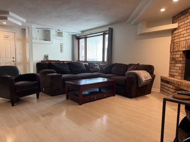 163 W Division Street 208, Chicago, IL 60610