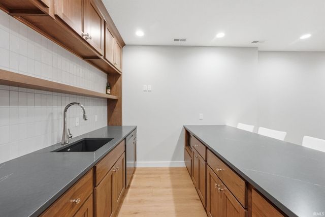 10664 Chestnut Creek Boulevard, Fort Wayne, IN 46814