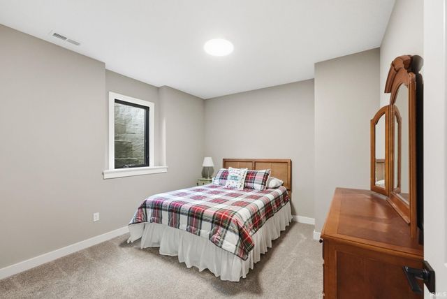10664 Chestnut Creek Boulevard, Fort Wayne, IN 46814