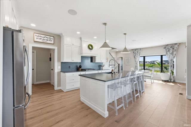 10664 Chestnut Creek Boulevard, Fort Wayne, IN 46814