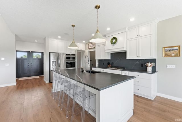 10664 Chestnut Creek Boulevard, Fort Wayne, IN 46814