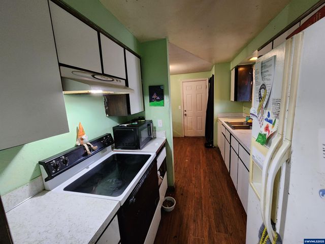 1525 W Oak St, Lebanon, OR 97355