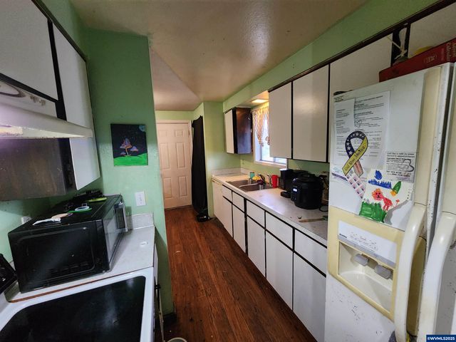 1525 W Oak St, Lebanon, OR 97355