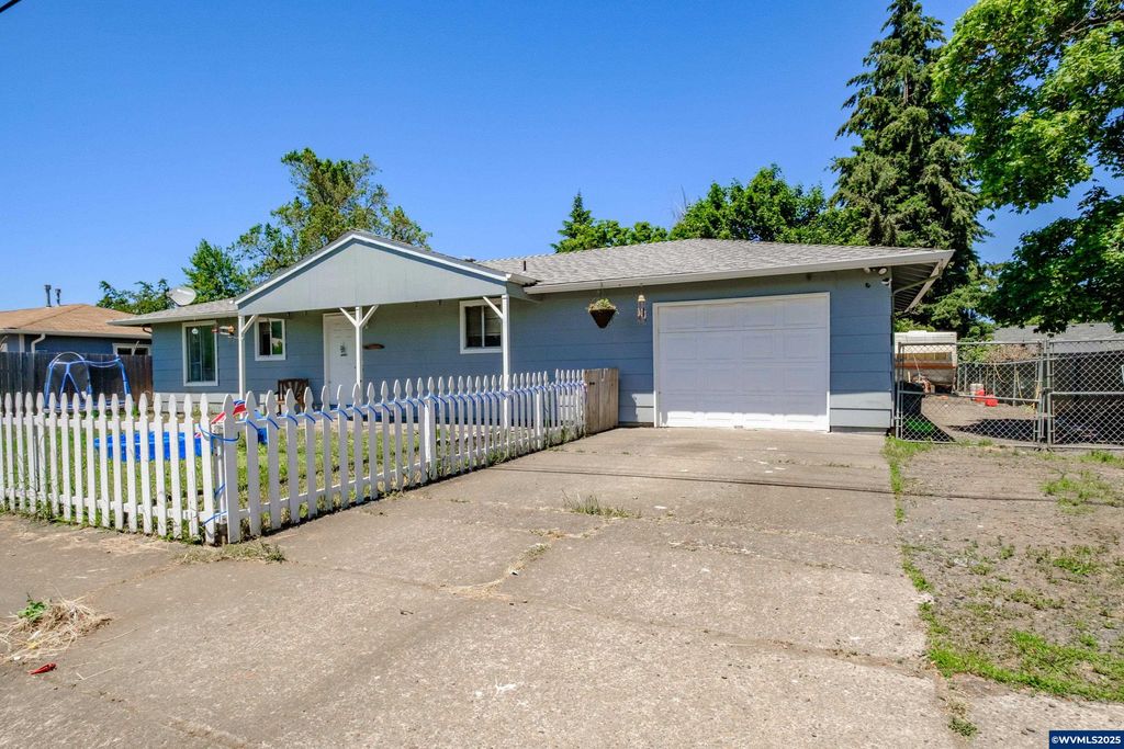 1525 W Oak St, Lebanon, OR 97355