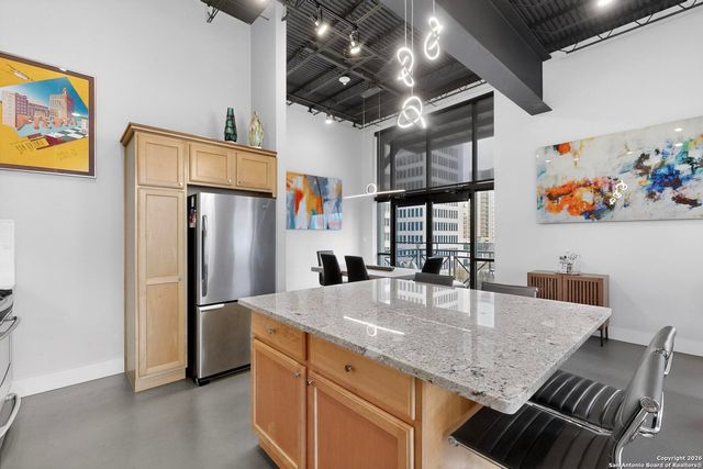 214 E Travis St Apt 402, San Antonio, TX 78205