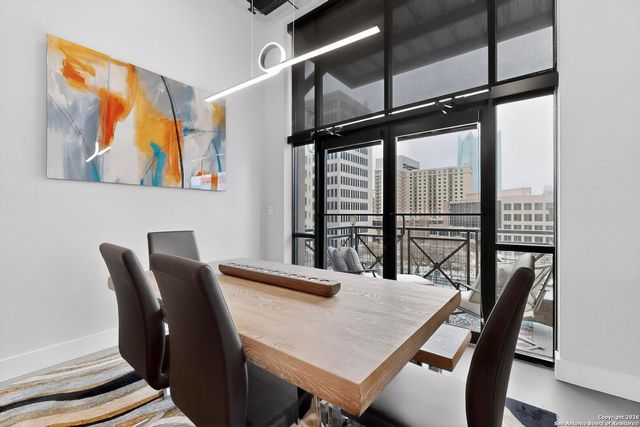 214 E Travis St Apt 402, San Antonio, TX 78205