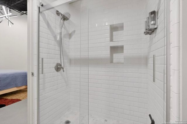 214 E Travis St Apt 402, San Antonio, TX 78205