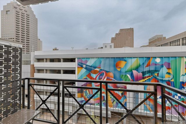 214 E Travis St Apt 402, San Antonio, TX 78205