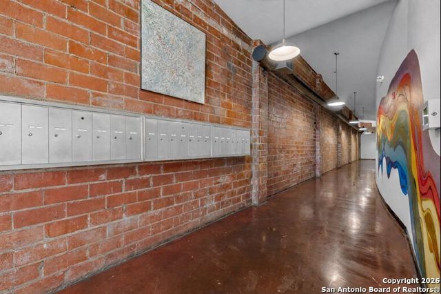 214 E Travis St Apt 402, San Antonio, TX 78205