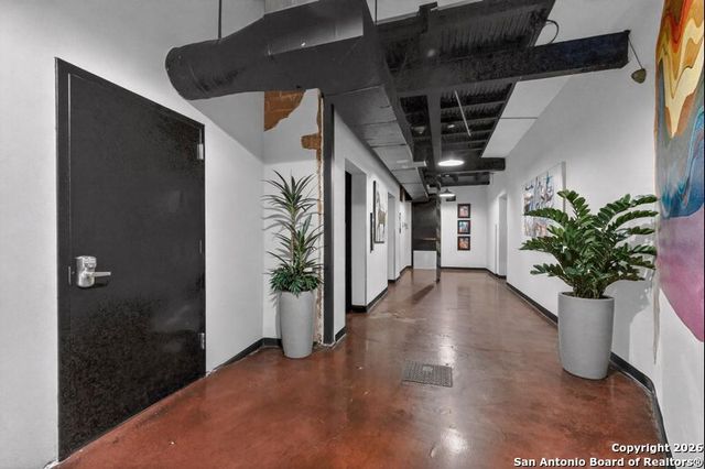 214 E Travis St Apt 402, San Antonio, TX 78205