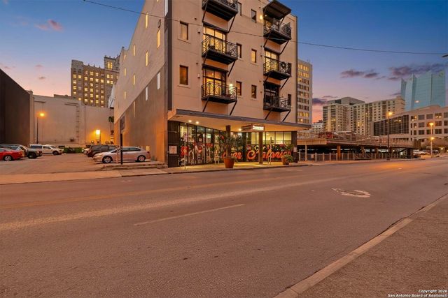 214 E Travis St Apt 402, San Antonio, TX 78205