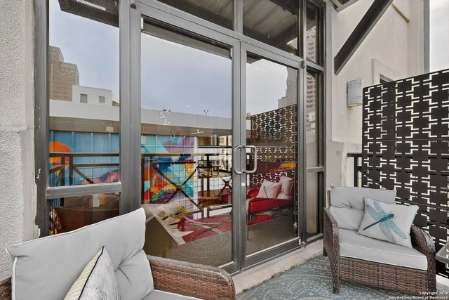 214 E Travis St Apt 402, San Antonio, TX 78205