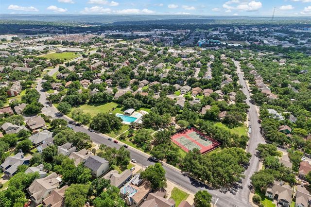 12513 Hunters Chase DR, Austin, TX 78729