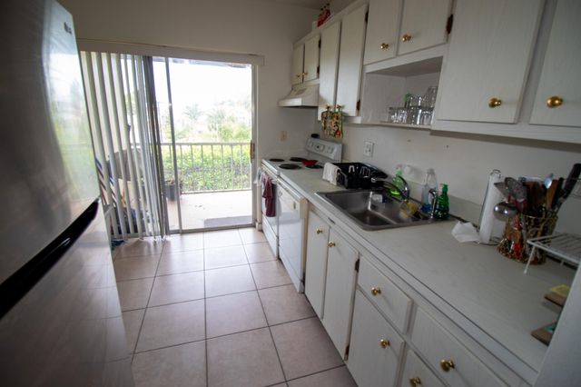 550 NW 77th Avenue 204, Margate, FL 33063