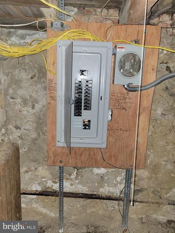 2239 W SOMERSET ST, Philadelphia, PA 19132