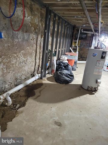 2239 W SOMERSET ST, Philadelphia, PA 19132