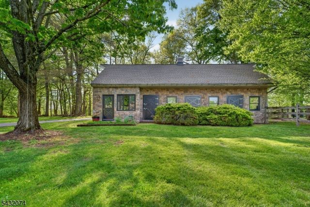 10 TARA WAY, Franklin Twp., NJ 08867