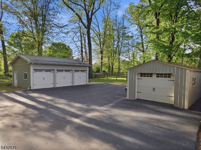 10 TARA WAY, Franklin Twp., NJ 08867