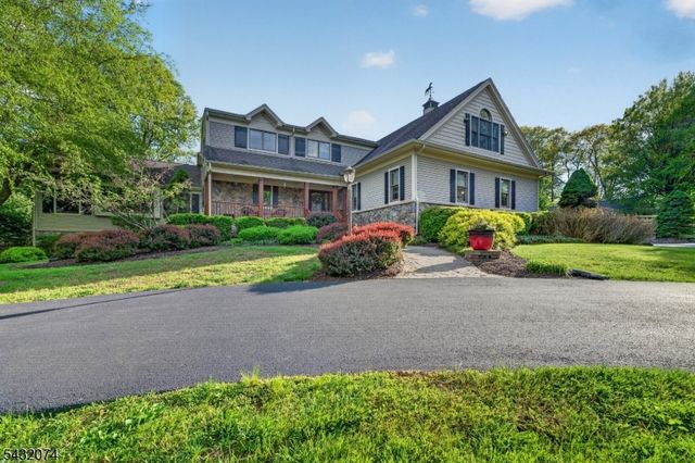 10 TARA WAY, Franklin Twp., NJ 08867