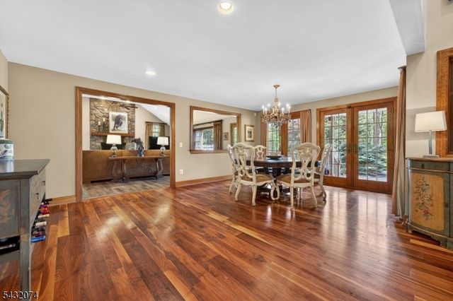 10 TARA WAY, Franklin Twp., NJ 08867