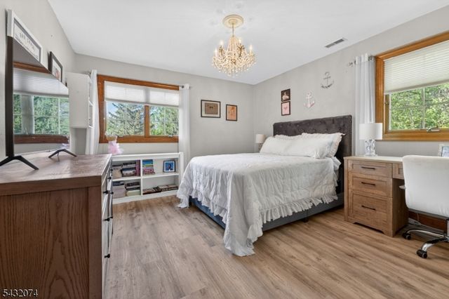 10 TARA WAY, Franklin Twp., NJ 08867