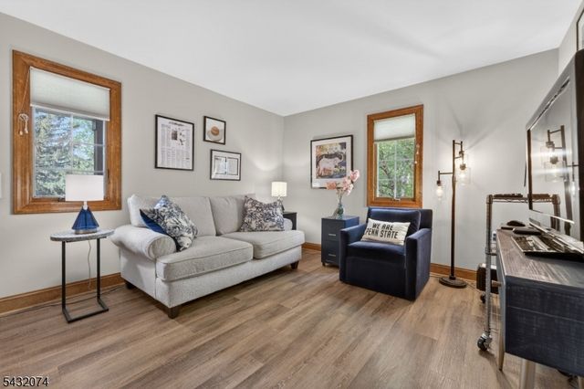 10 TARA WAY, Franklin Twp., NJ 08867