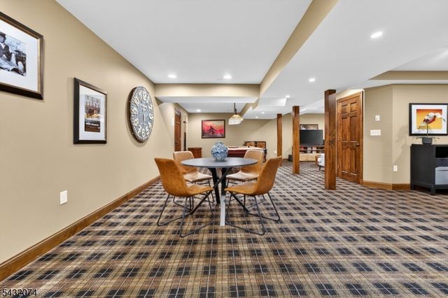 10 TARA WAY, Franklin Twp., NJ 08867