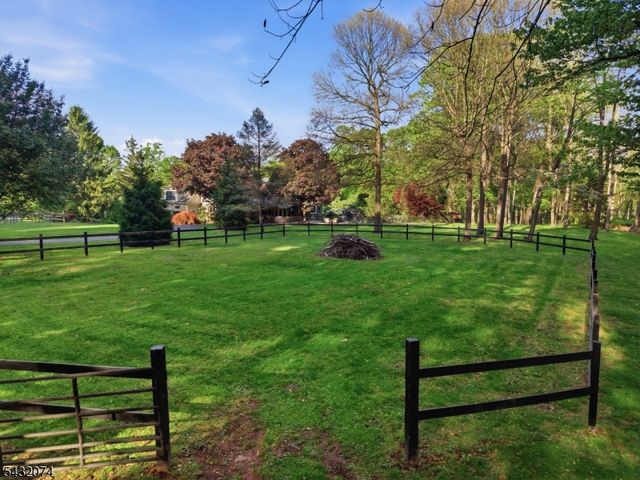10 TARA WAY, Franklin Twp., NJ 08867