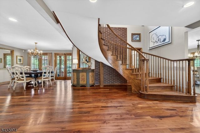 10 TARA WAY, Franklin Twp., NJ 08867