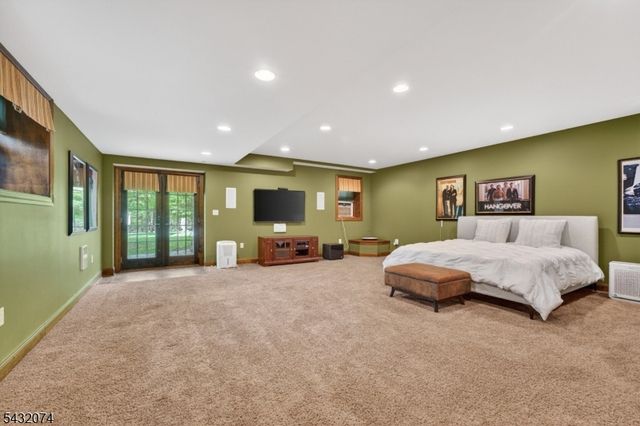 10 TARA WAY, Franklin Twp., NJ 08867