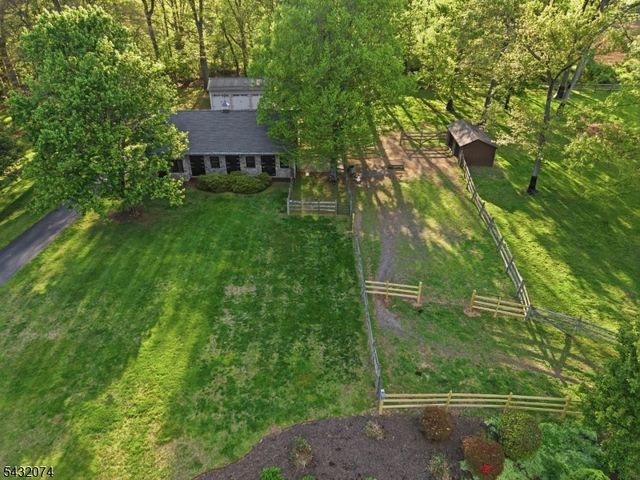 10 TARA WAY, Franklin Twp., NJ 08867