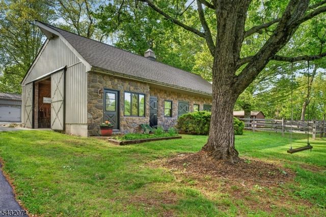 10 TARA WAY, Franklin Twp., NJ 08867