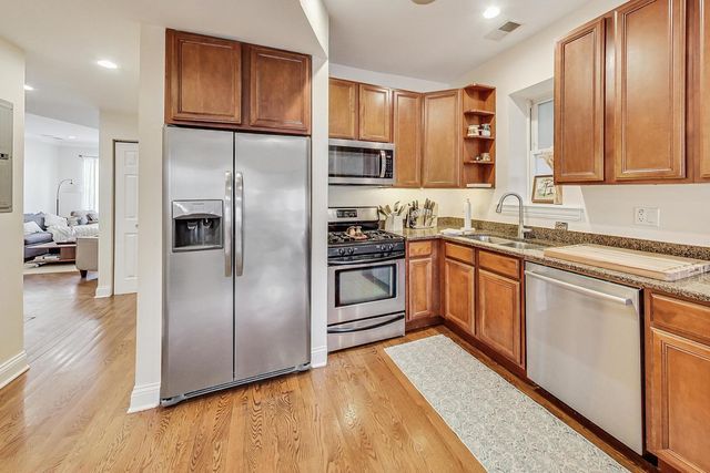 6150 N RAVENSWOOD Avenue 3, Chicago, IL 60660