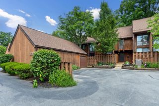 5062 Strawpocket Lane, Westerville, OH 43081