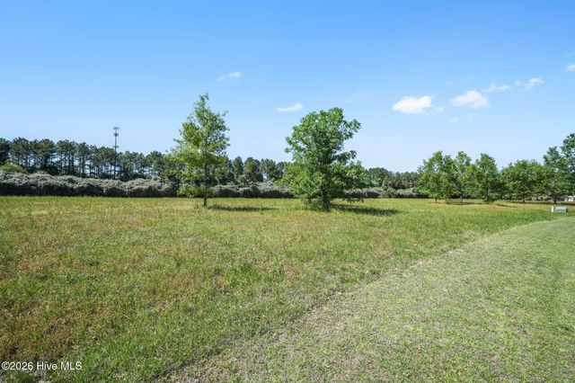 124 Sycamore Lakes Drive, Wallace, NC 28466